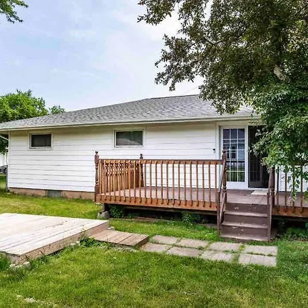 Enjoyable Home By Airport & Dwtn